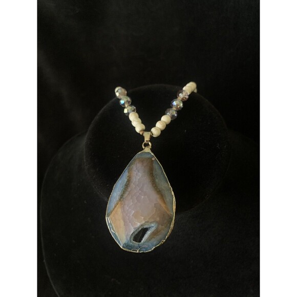 Veronese Signed Geode Beaded Pendant Necklace Beautiful - Picture 13 of 16